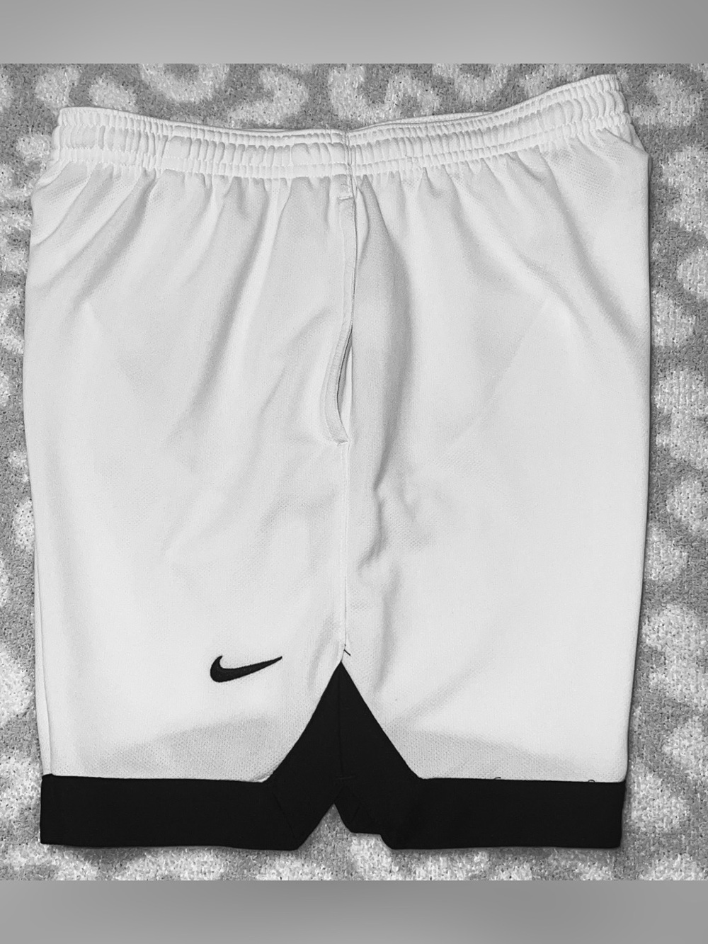 NWOT Boys Nike White DriFit Shorts with Black Hem and Swoosh sz L